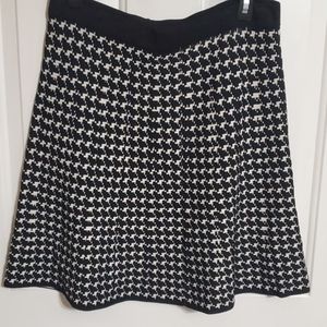 Max studio flare skater skirt. houndstooth Size L